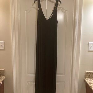 Green Envelope Black Sleeveless V-Neck Maxi Dress